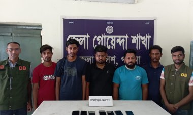 পাবনায় অনলাইন জুয়া চক্রের ৫ সদস্য আটক