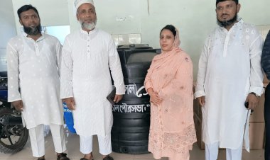নাচোল উপজেলা স্বাস্থ্য কমপ্লেক্সে এমপি ড,মু,মিজানুর রহমান আইপিএস ও ব্যাটারী প্রদান