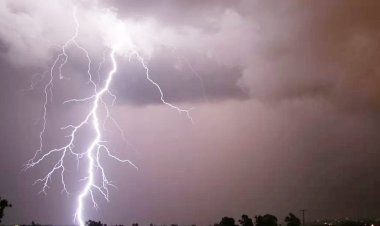 চাঁপাইনবাবগঞ্জে বজ্রপাতে দুইজনের মৃত্যু