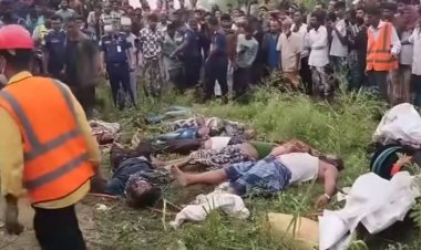 টাঙ্গাইলে রডবোঝাই ট্রাক উল্টে নিহত ১৫ জনের নওগাঁর ১৩ জন