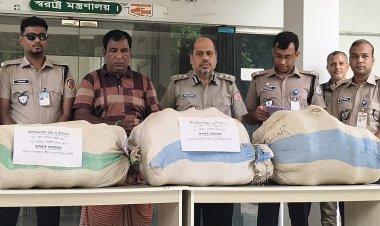 ঈদকে সামনে রেখে রাজশাহীতে মাদকের বড় চালান জব্দ,আটক-২