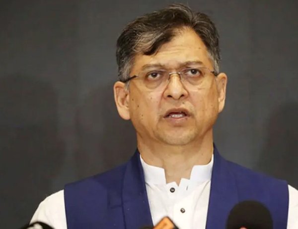 নিরপরাধ কেউ যেন হয়রানির শিকার না হয় : পুলিশকে স্বরাষ্ট্রমন্ত্রী