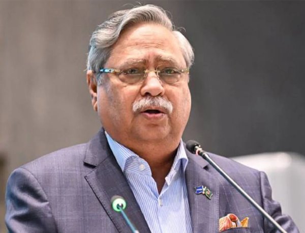 পুলিশকে প্রযুক্তি নির্ভর বাহিনী হিসেবে গড়ে তোলার আহ্বান রাষ্ট্রপতির