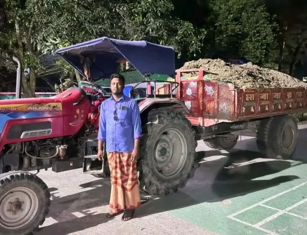 চাঁপাইনবাবগঞ্জে পদ্মা নদীতে অবৈধ মাটি উত্তোলনের দায়ে ট্রাক্টরসহ আটক-১