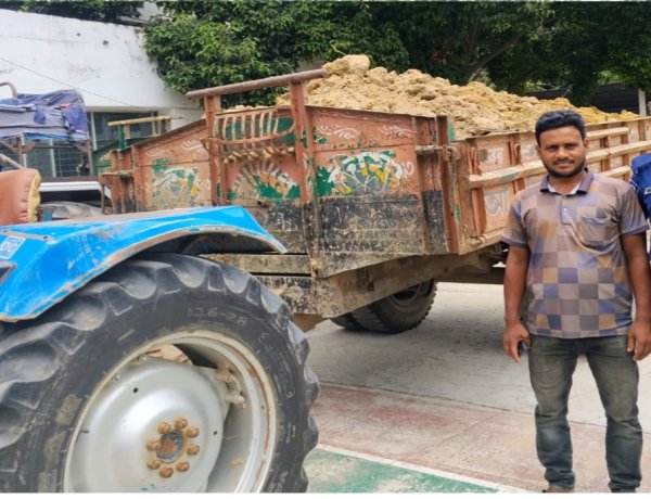 চাঁপাইনবাবগঞ্জে অবৈধ ভাবে মাটি উত্তোলনের দায়ে ট্রাক্টর জব্দ,৫০ হাজার টাকা জরিমানা