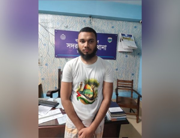 চাঁপাইনবাবগঞ্জে মাদ্রাসায় শিশু শিক্ষার্থীকে নির্যাতন,অভিযুক্ত শিক্ষক গ্রেফতার