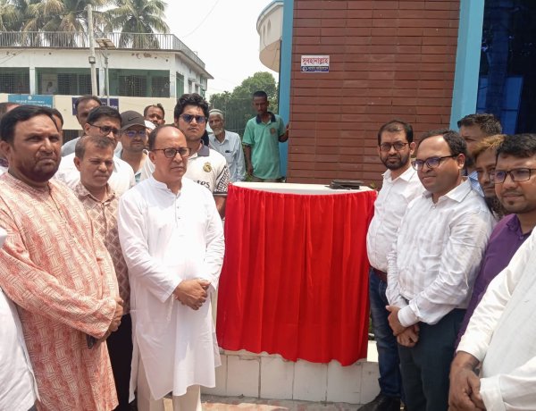 বুড়িচং উপজেলা পরিষদের দৃষ্টিনন্দন মূল ফটকের ভিত্তিপ্রস্তর স্থাপন