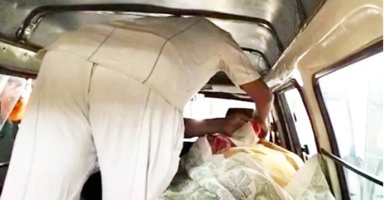 কারা ফটকে শেষ বারের মতো সন্তানের মুখ দেখলেন বাবা