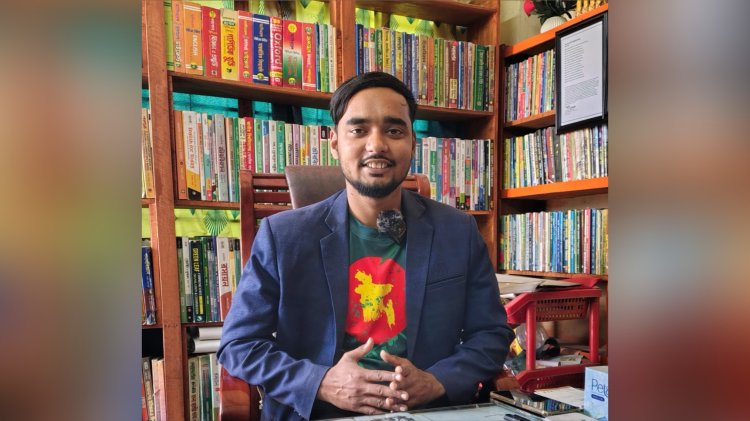 মুরগি বিক্রির টাকায় পাঠাগার গড়ে শিক্ষার আলো ছড়াচ্ছেন নাহিদ