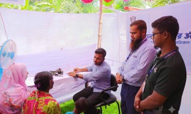 নিয়ামতপুরে ওয়ালটন প্লাজার উদ্যোগে ফ্রী মেডিকেল ক্যাম্প