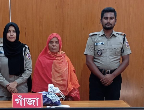 চাঁপাইনবাবগঞ্জে গাঁজাসহ নারী মাদক ব্যবসায়ী আটক