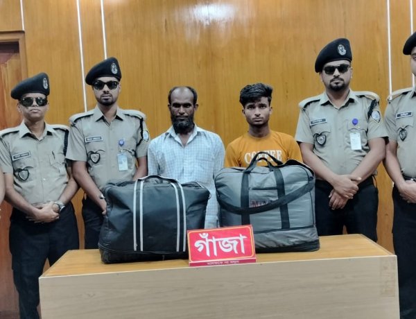 চাঁপাইনবাবগঞ্জে গাঁজাসহ দুই মাদক কারবারি আটক