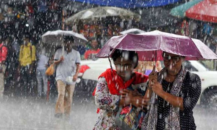 সব বিভাগে বজ্রবৃষ্টির আভাস,কোথাও ভারি বর্ষণের শঙ্কা
