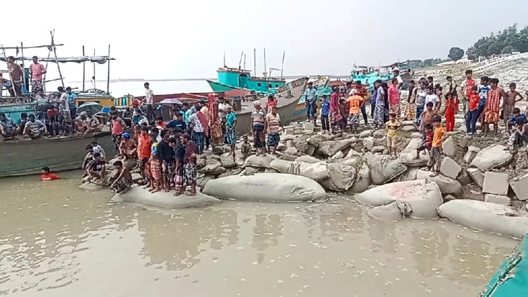 চাঁপাইনবাবগঞ্জে পদ্মা নদীতে গোসল করতে নেমে দুই ছাত্র নিখোঁজ