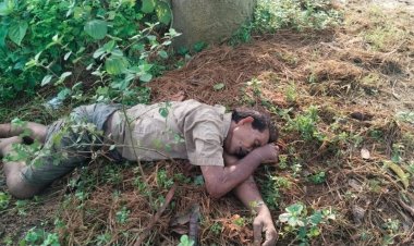 নিয়ামতপুরে রাস্তার পাশ থেকে মরদেহ উদ্ধার,শরীরে আঘাতের চিহ্ন