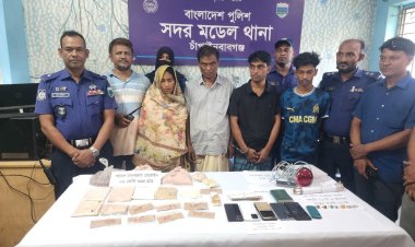 চাঁপাইনবাবগঞ্জের সাবেক ইউপি সদস্য হেরোইনসহ একই পরিবারের চারজন আটক