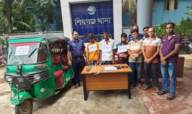 শিবগঞ্জে ডাকাতির প্রস্তুতির সময় তিনজন গ্রেফতার