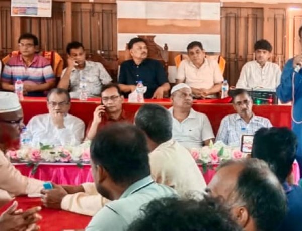 নাচোল ইউনিয়ান পরিষদ চেয়ারম্যানের সাথে ইউনিয়নবাসীর মতবিনিময়সভা