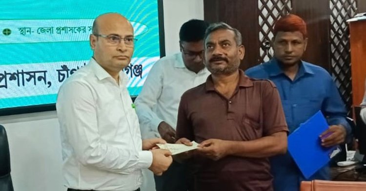 চাঁপাইনবাবগঞ্জে অসহায় ও হতদরিদ্র ১৭০ জনের মাঝে আর্থিক সহায়তা