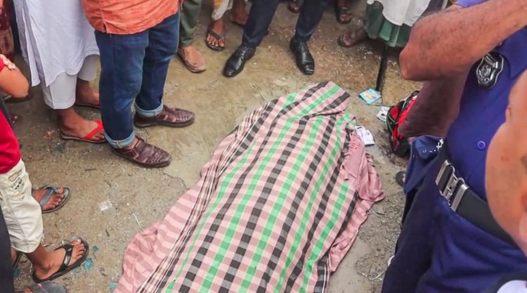 নওগাঁয় বাসের চাপায় শিক্ষকের মৃত্যু