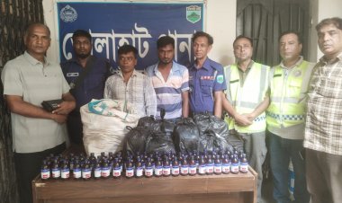 ভোলাহাটে নেশাজাতীয় এস্কাফ সিরাপসহ দুইজন গ্রেফতার