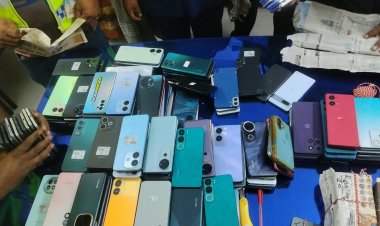 ভোলাহাটে সাড়ে ১৮ লক্ষ টাকার মোবাইলসহ এক নারী গ্রেফতার