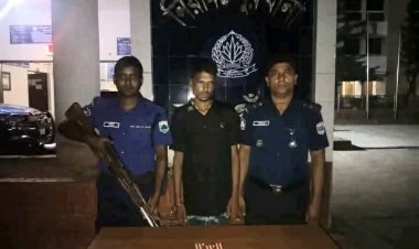 নিয়ামতপুরে মাদকসহ মাদক কারবারি গ্রেফতার 