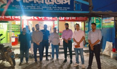 চাঁপাইনবাবগঞ্জে নকল কীটনাশক তৈরির কারখানায় সরঞ্জামসহ ব্যবসায়ী গ্রেফতার অতঃপর