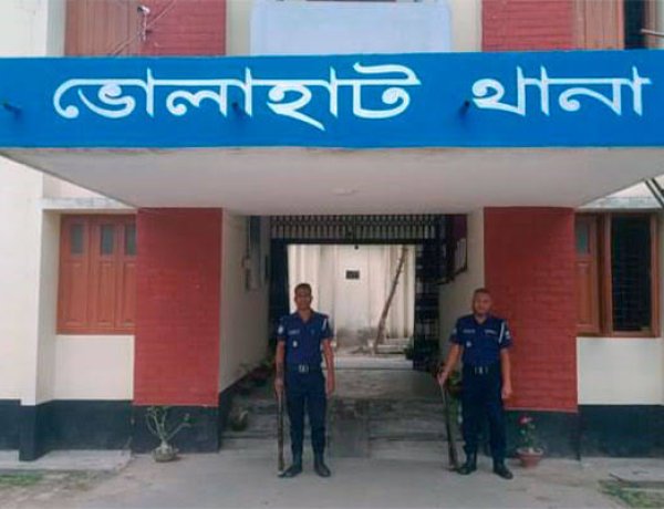 ভোলাহাটে গর্তের পানিতে ডুবে দুই শিশুর মৃত্যু