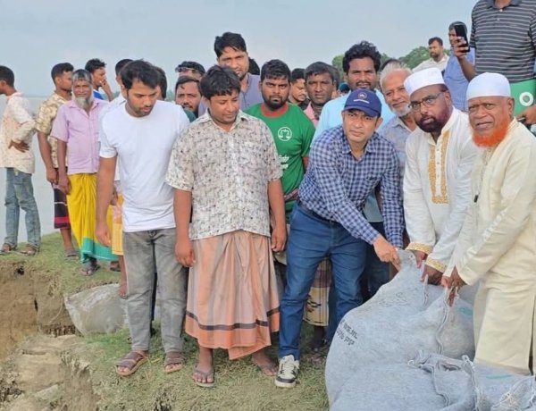 চাঁপাইনবাবগঞ্জ পদ্মায় ৪৩ কোটি টাকার নদীতীর সংরক্ষণ প্রকল্পের উদ্বোধন করেন বুলবুল এমপি
