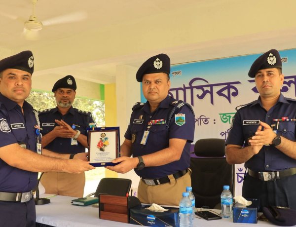 চাঁপাইনবাবগঞ্জ জেলার শ্রেষ্ঠ ওসি একরামুল হোসাইন