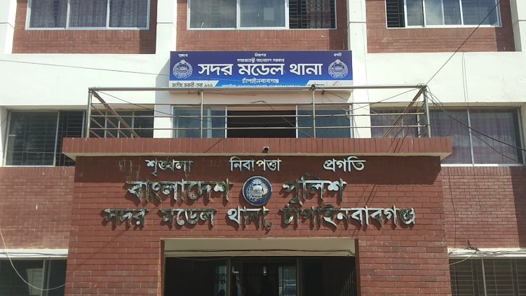 চাঁপাইনবাবগঞ্জে অটোরিকশাচালককে ছুরিকাঘাত,ছিনতাইকারী আটক
