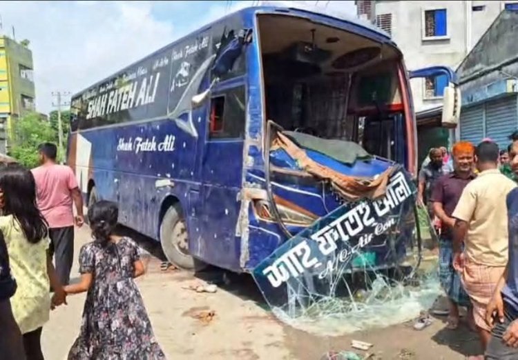 বগুড়া নওগাঁ মহাসড়কে বাস দূর্ঘটনায় নিহত-৭,আহত-১৬