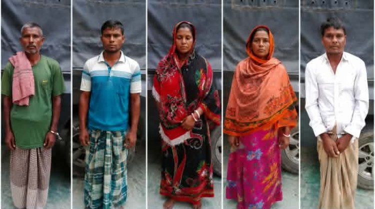নিয়ামতপুরে ৫৪ লিটার চোলাই মদসহ পাঁচজন গ্রেফতার 